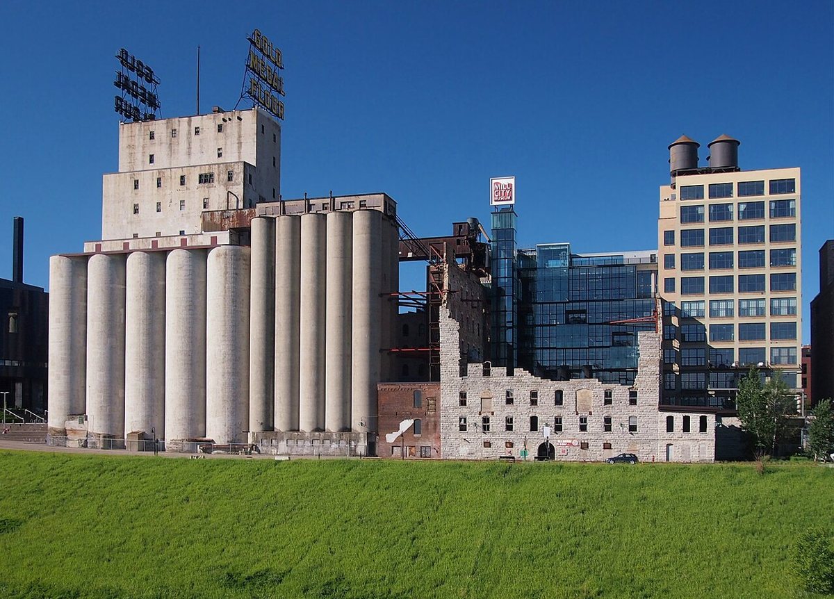 The ruined mill walls and rooftop observation deck of Mill City Museum in Minneapolis